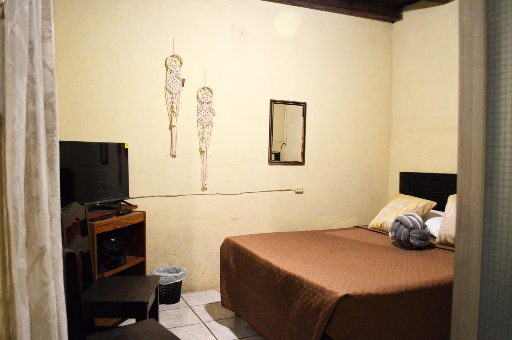 Ave Del Paraiso Guest House Antigua Buitenkant foto